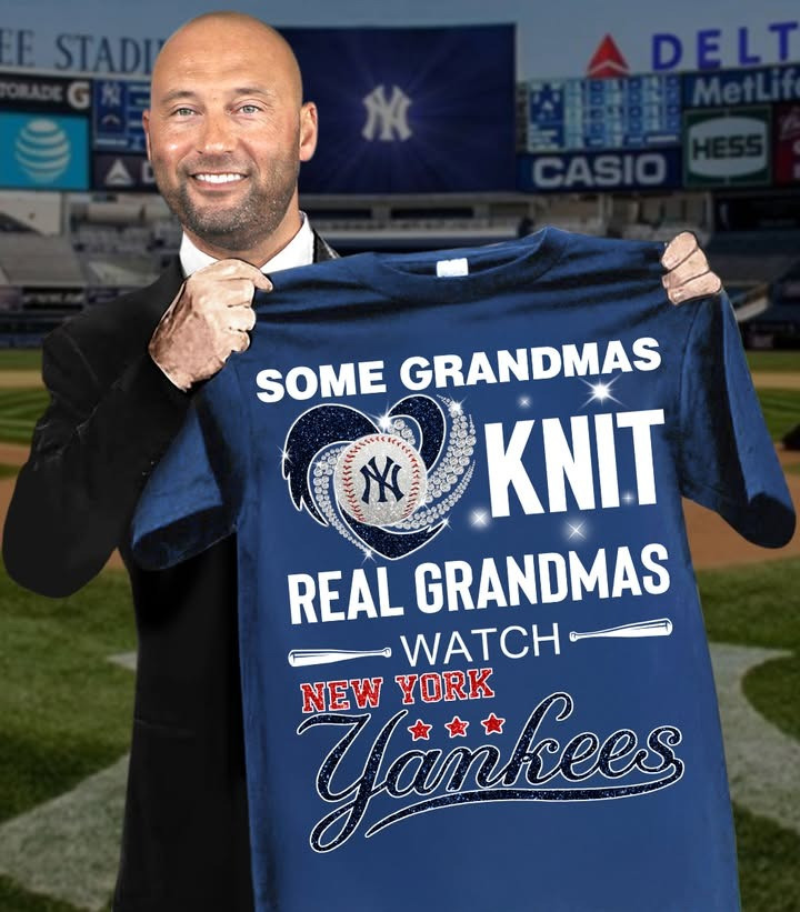 New York Yankees Some Grandmas Knit Real Grandmas Watch T-Shirt Gift For Yankees Fans Oregontrailrvpk Shirt